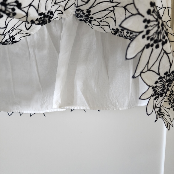 J. CREW Embroidered Floral Top G8414 White & Navy Size Small Sleeveless Lined - Picture 4 of 11